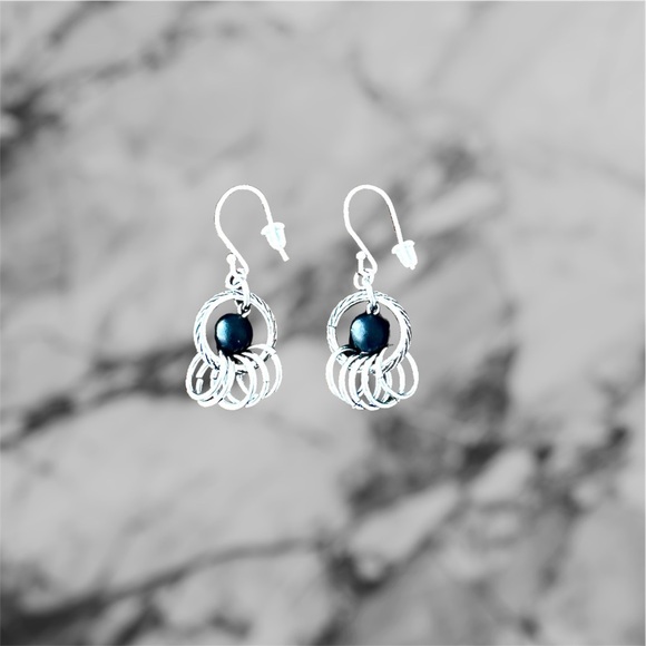 EUC! UNIQUE BLACK AND SILVER CIRCLES DROP EARRINGS - Picture 5 of 7